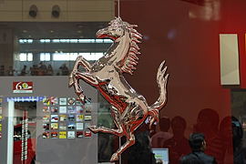 皆で記念撮影していたシンボルマーク